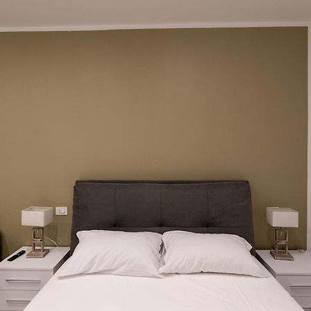 Suites Gaudioso Napoli Center Bagian luar foto