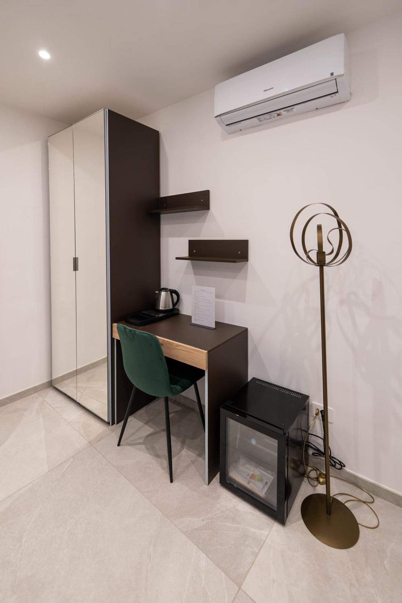Suites Gaudioso Napoli Center Bagian luar foto