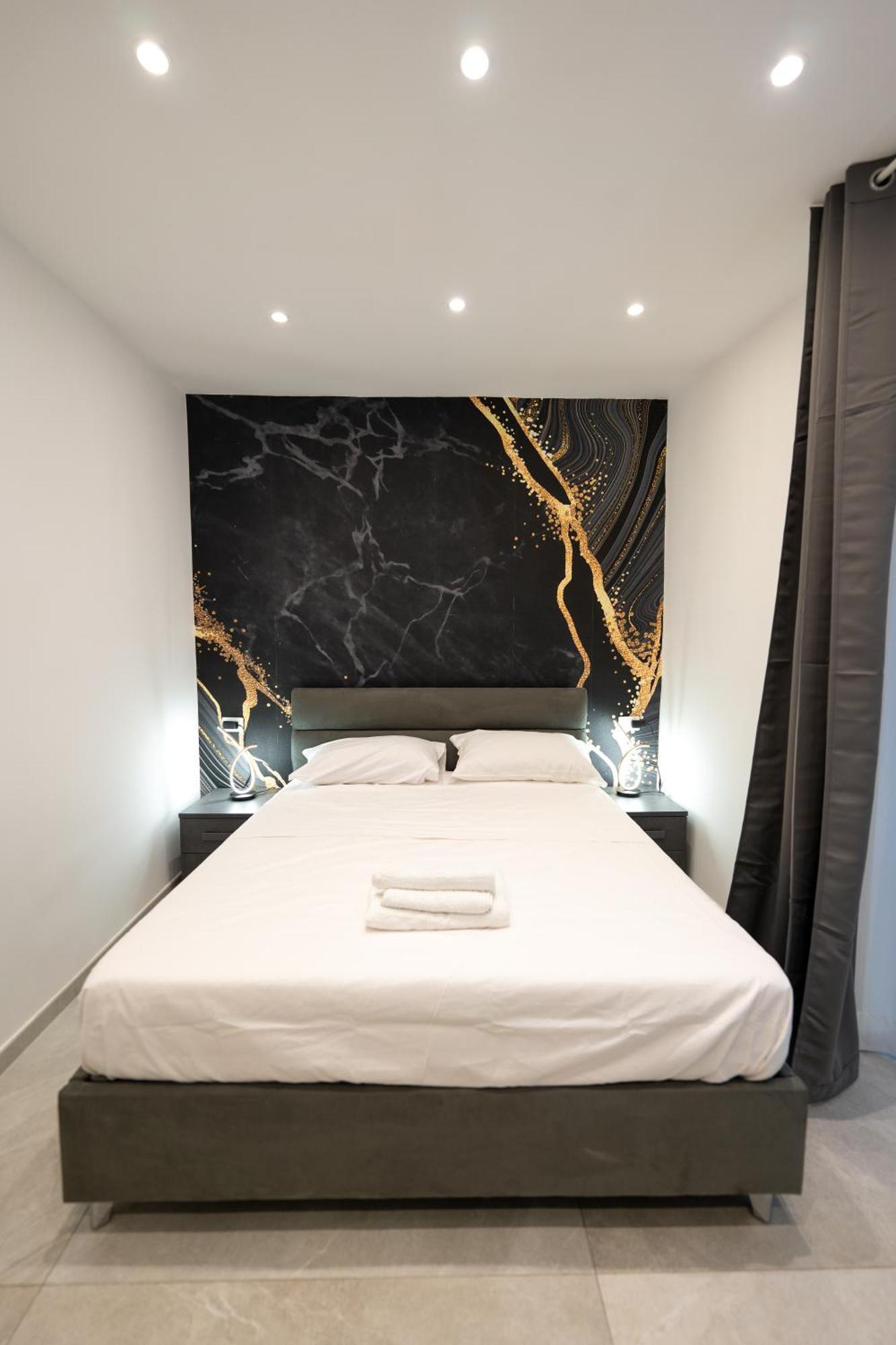 Suites Gaudioso Napoli Center Bagian luar foto