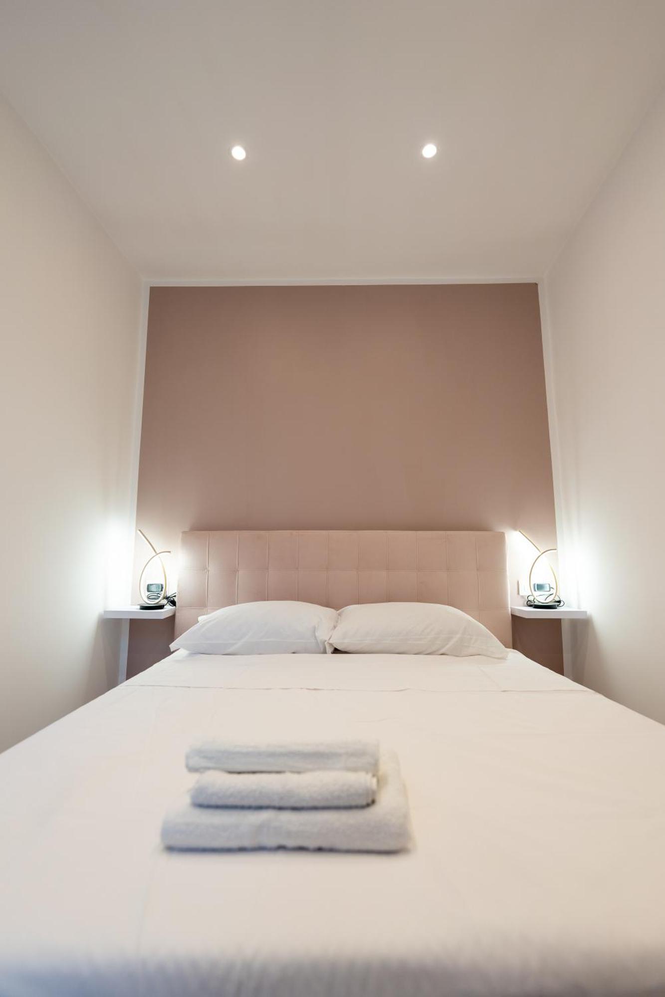 Suites Gaudioso Napoli Center Bagian luar foto