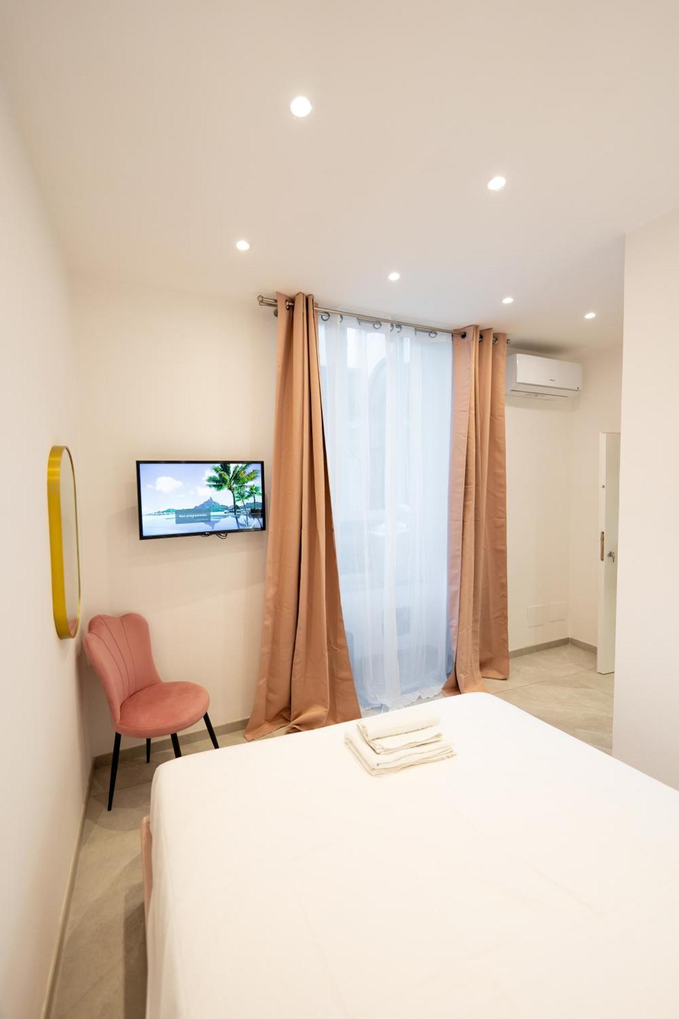 Suites Gaudioso Napoli Center Bagian luar foto