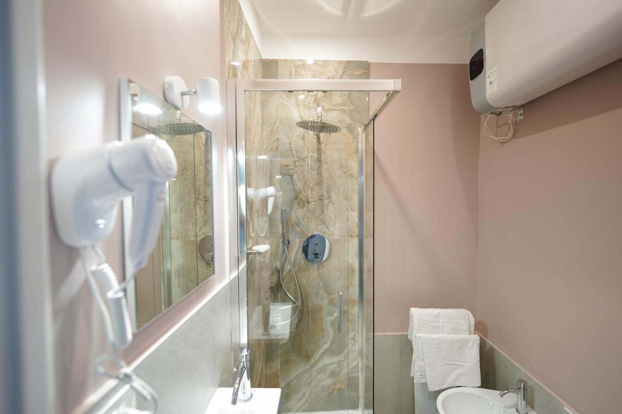 Suites Gaudioso Napoli Center Bagian luar foto