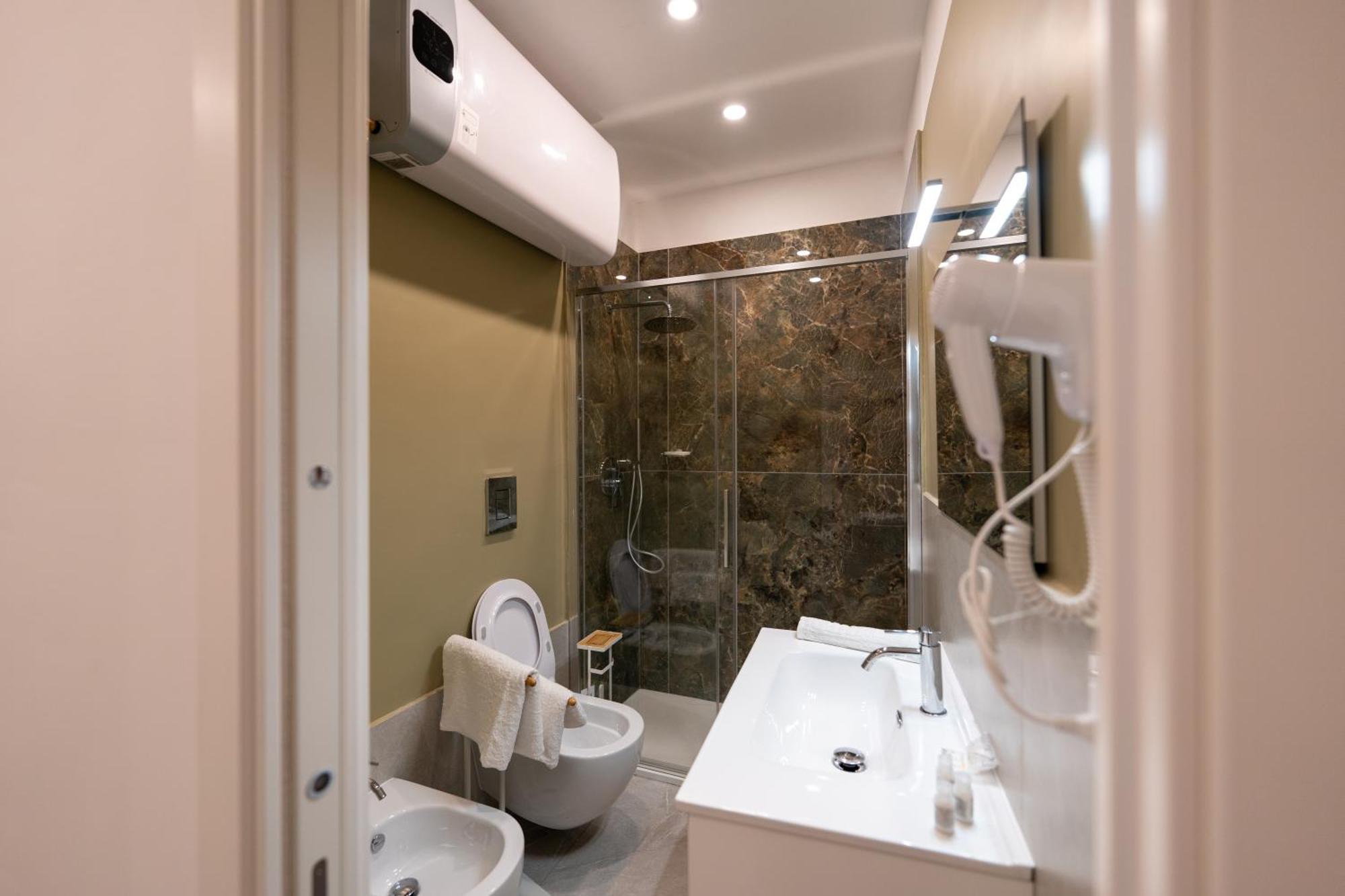 Suites Gaudioso Napoli Center Bagian luar foto