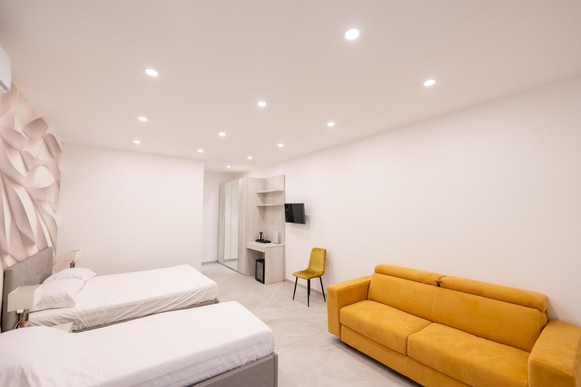 Suites Gaudioso Napoli Center Bagian luar foto